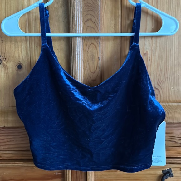 Athleta Elation V Neck Crop - Picture 1 of 6